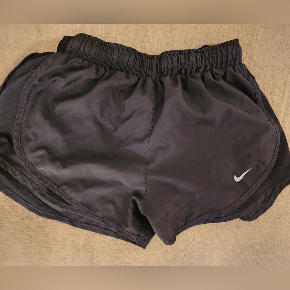 nike black women’s tempo running dri-fit shorts